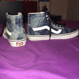 Size 10 in women’s Vans